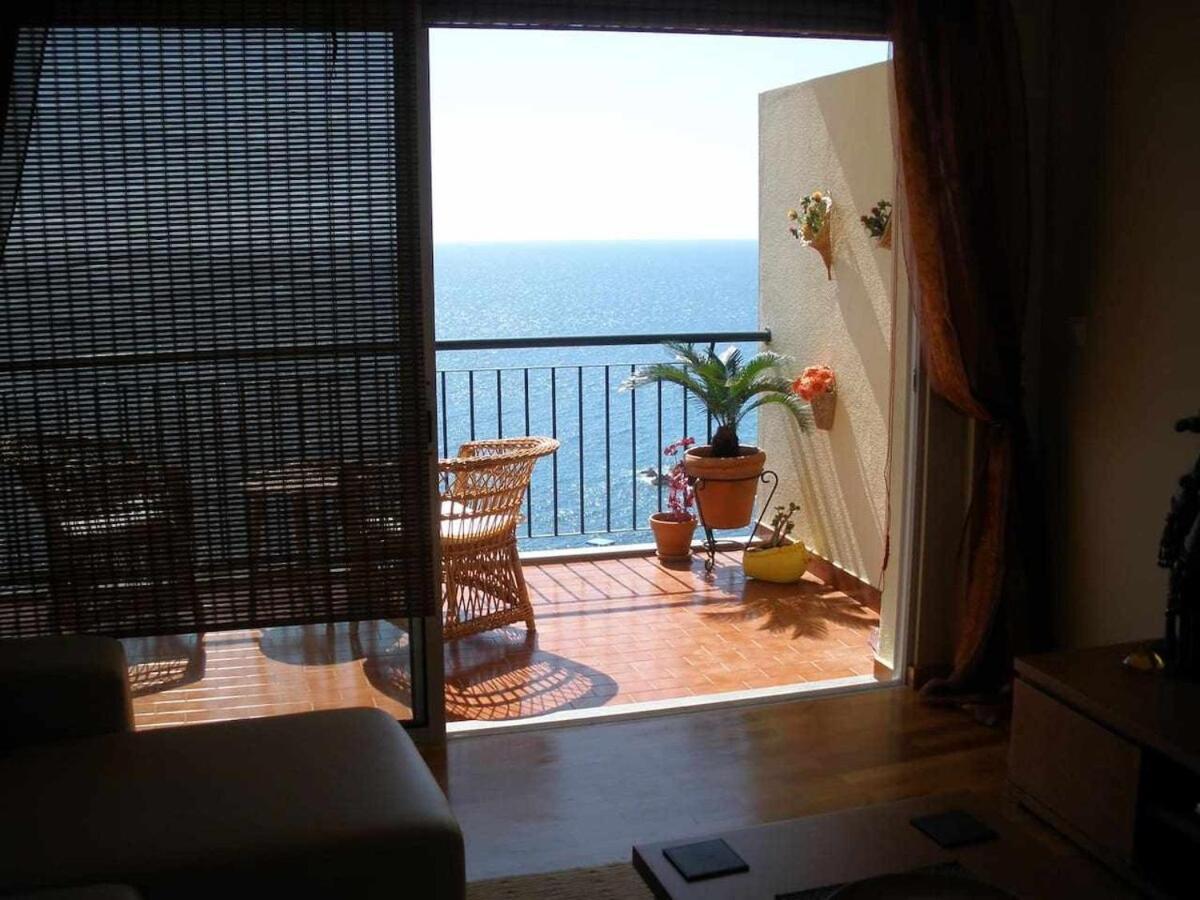 Pia'S Place - Apt With Sea View Канису Экстерьер фото
